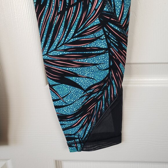 Lululemon High Times Leggings in Palm Lace Tofino Teal Multi Size 8 Athletic - Picture 6 of 11
